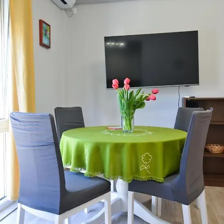 Rocky Ii Apartament *